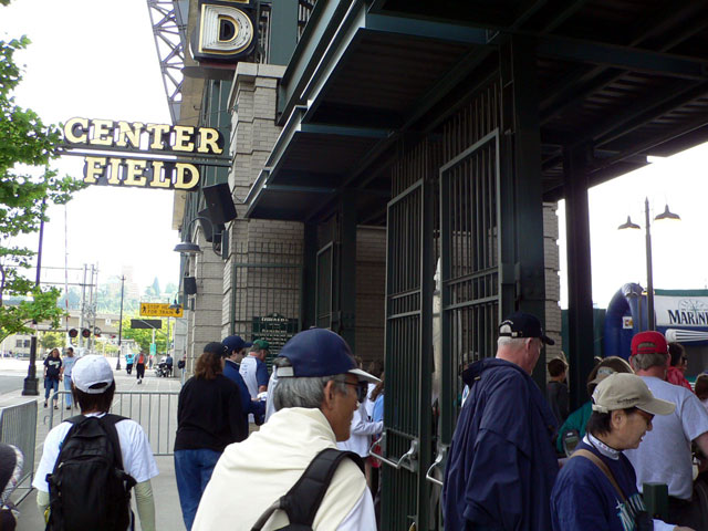 写真：CENTER FIELD